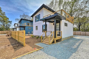 Contemporary Escape 3 Mi to Downtown Durham!